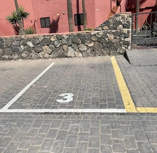 Oasis Royal Apartment